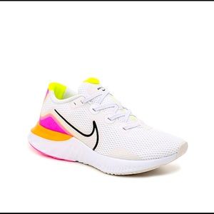 NIKE Women's Renew Run Running Shoe